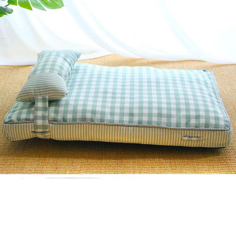 Plush Scottish Plaid Pet Bed