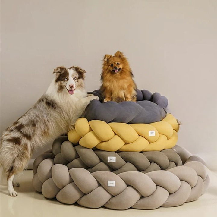 Anti-anxiety Woven Pet Bed